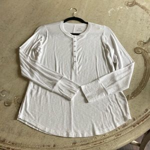 Long sleeve lite weight shirt